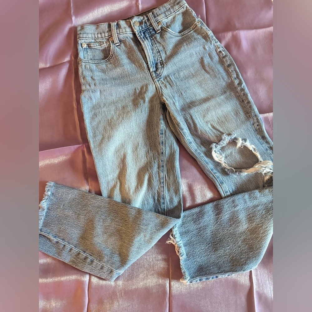 Madewell The Perfect Vintage Light Wash Distressed Crop Jeans​​ - Picture 7 of 12